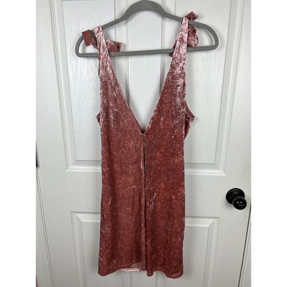 Pink Crushed Velvet Mini Dress Tie Shoulder V-Neck Size 6 Stretchy Y2K Party - Picture 5 of 6